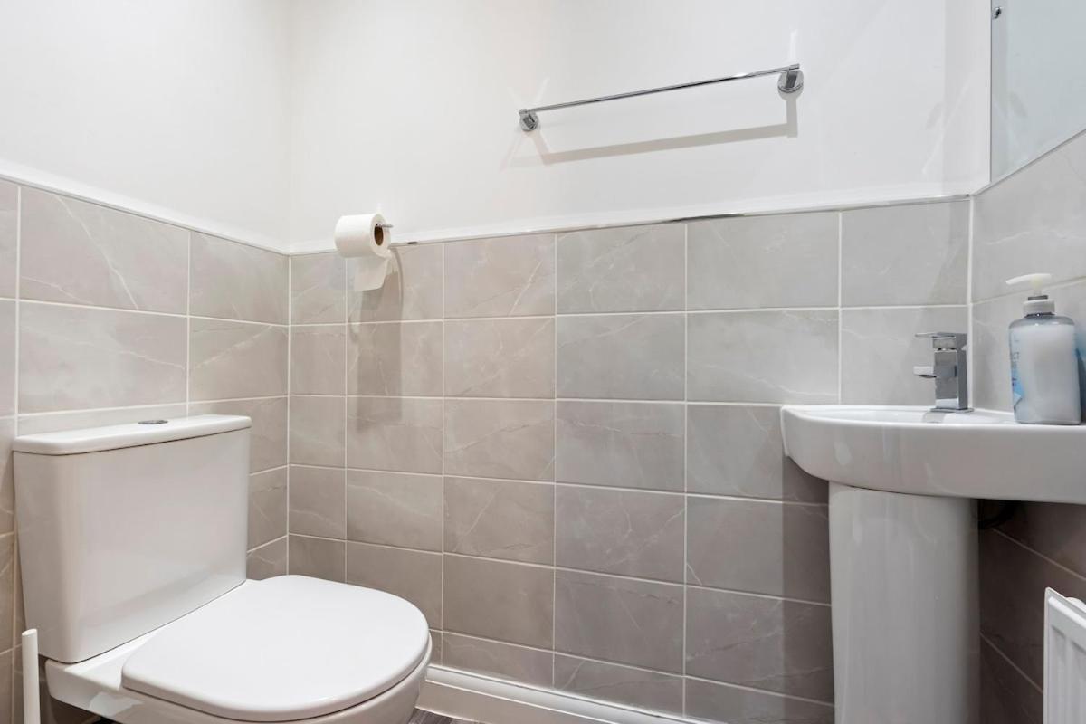 Apartment Luxury Centre 5 Bed House With Free Parking- Sleeps 12