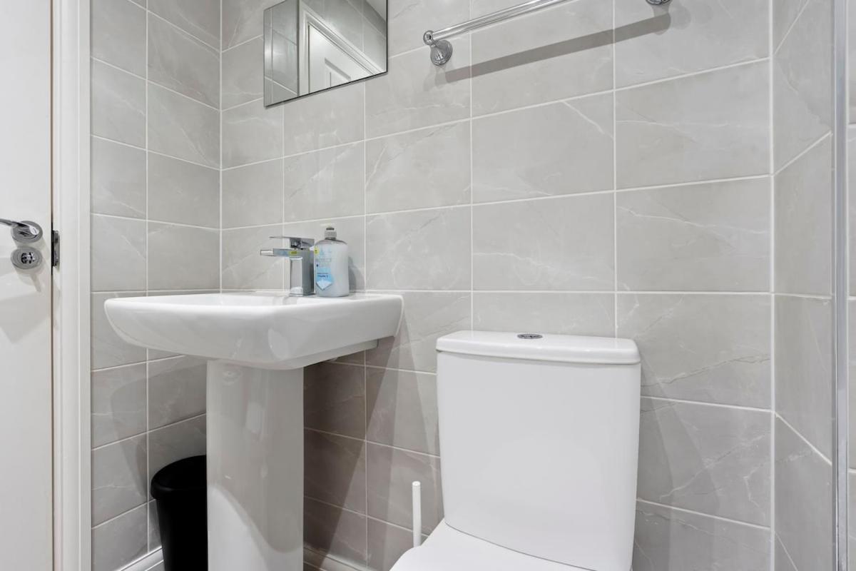 Apartment Luxury Centre 5 Bed House With Free Parking- Sleeps 12 Birmingham