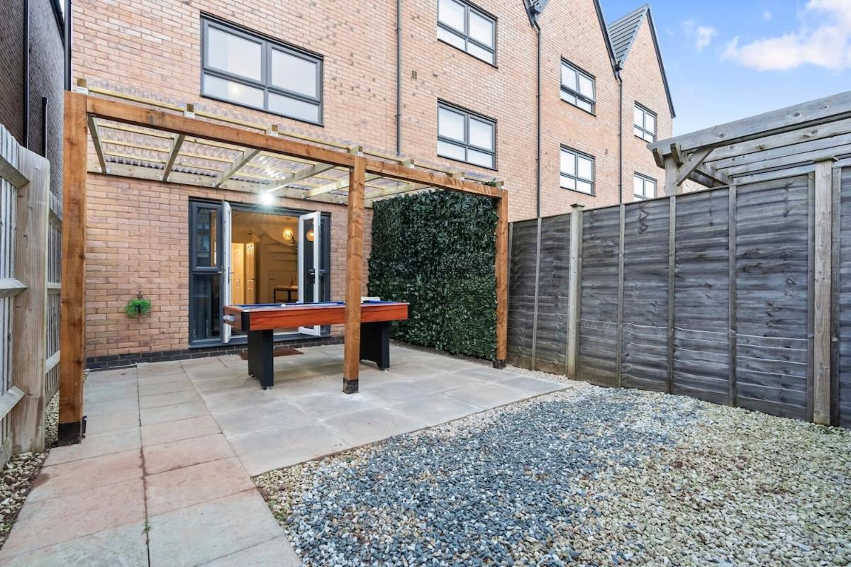 Apartment Luxury Centre 5 Bed House With Free Parking- Sleeps 12 *